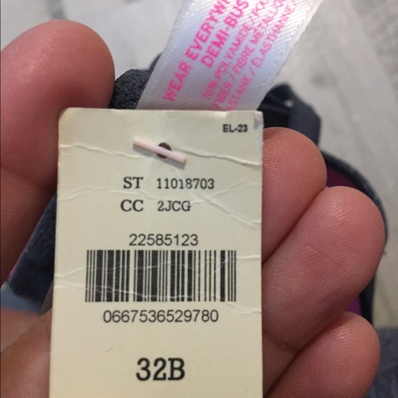 Victoria’s Secret Pink Bra - Picture 2 of 2